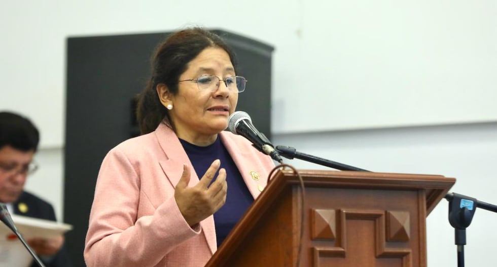 Congresista Isabel Cortez renuncia irrevocablemente a la bancada de Podemos Perú 
