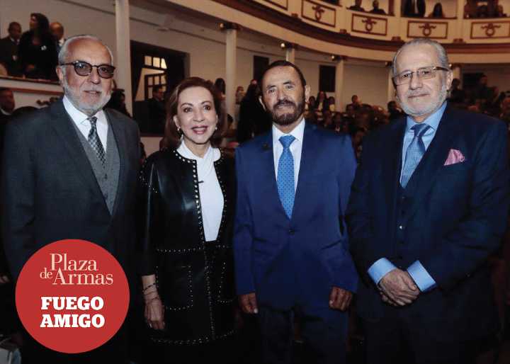 El Doctor Víctor David Mena Aguilar fue reconocido