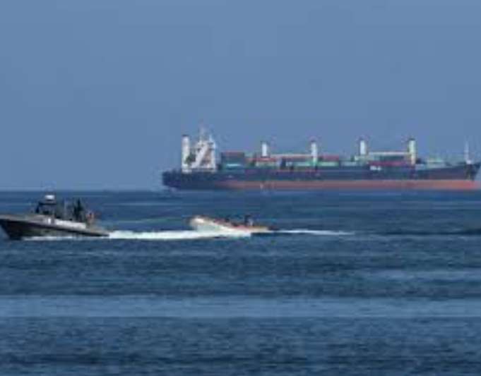 EE. UU. bombardea lancha sospechosa de narco y mata a tres en aguas internacionales