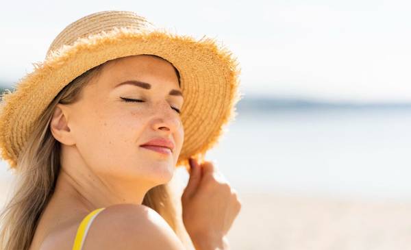 Piel saludable y radiante: 5 hábitos clave para el verano