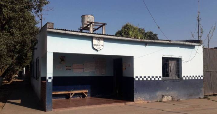 Golpeó y amenazó con un arma de fuego a su pareja