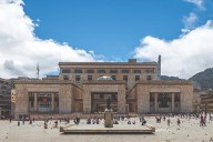 C. Constitucional reclama documentos faltantes en Ley de Encuestas