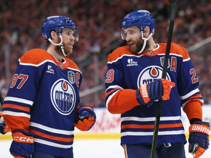 Knoblauch prodded to cut ice time of superstar Edmonton Oilers