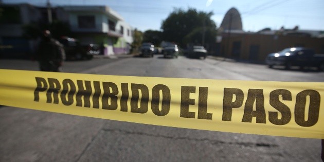 Hallan a una persona sin vida y detienen a 3 tras operativos en anexos de Tonalá