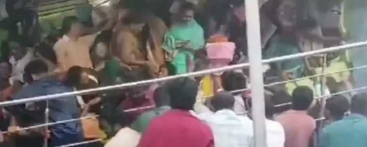 Nueve muertos y decenas de heridos en una avalancha humana en un templo hindú en el sur de la India