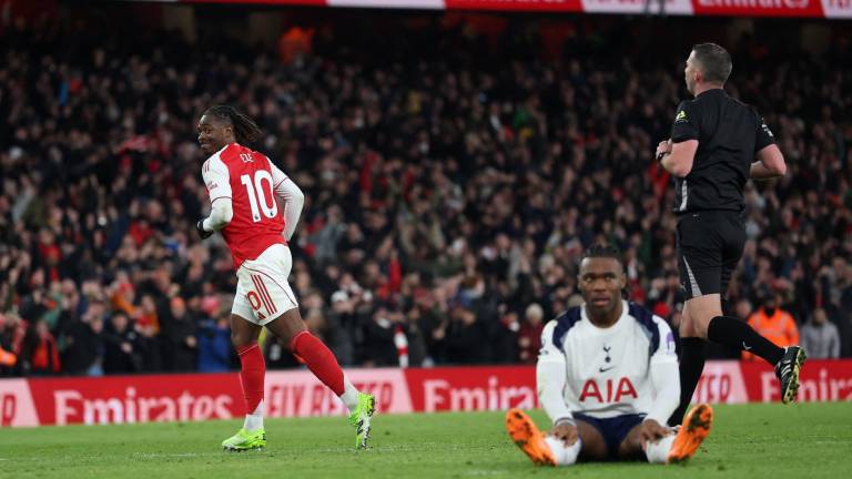 Arsenal arrasa en el derbi: 4-1 al Tottenham con triplete de Eberechi Eze