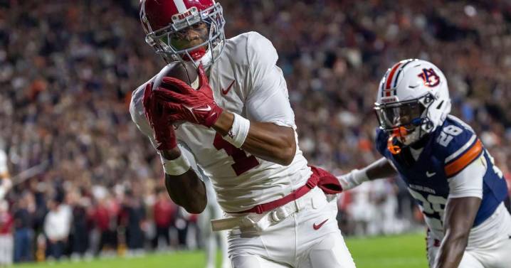 No. 10 Alabama escapes Auburn with victory
