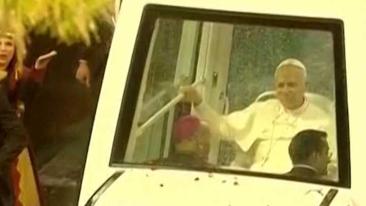 Large crowds welcome Pope Leo to Beirut