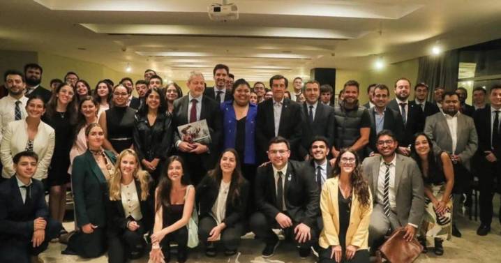 Gobernador Sadir contribuye a la construcción de liderazgos