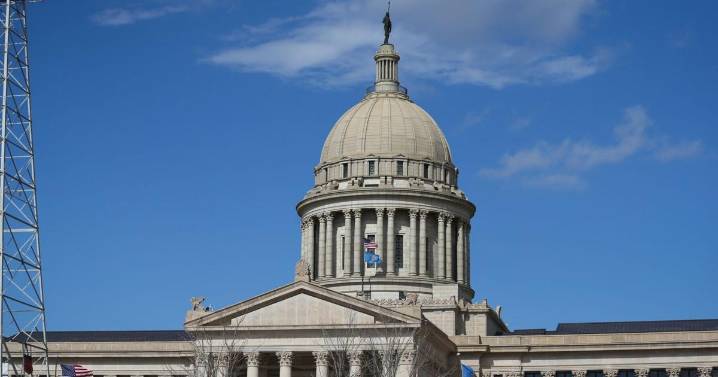 State representative wants legislators' pay raises overturned