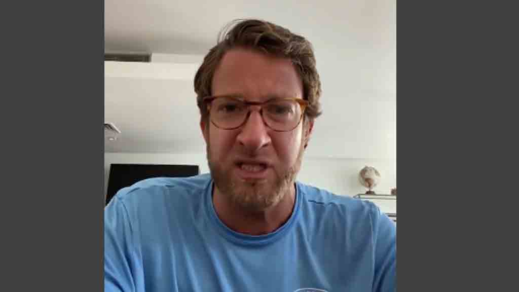 Man charged after antisemitic outburst targeting Dave Portnoy outside Mississippi pizza shop