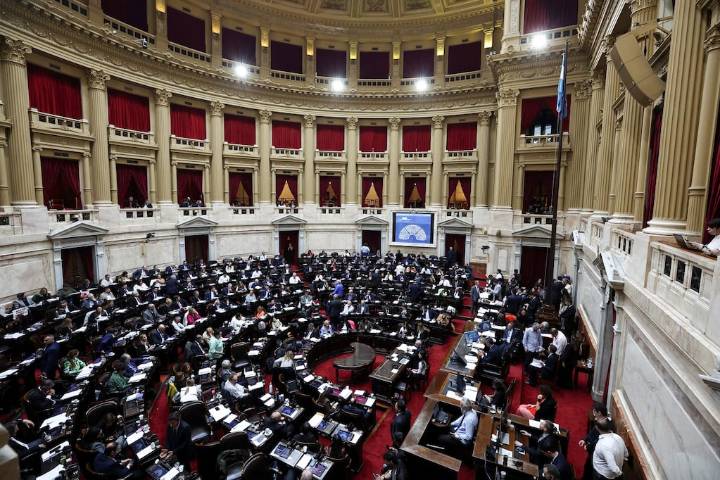 El oficialismo consolida su poder en Diputados y espera una decisión clave de los gobernadores para arrebatarle la mayoría al PJ