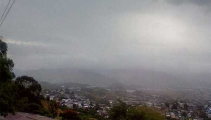 Vientos del este dejarán una mañana fresca y lluvias débiles en el oriente y norte del país