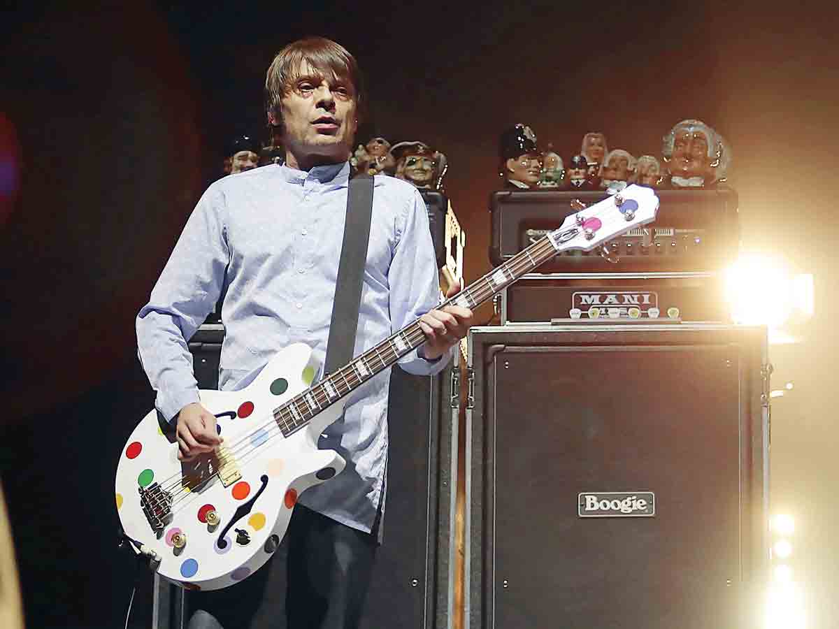 Por siempre será Adored; Gary Mani Mounfield