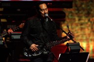 Longtime late-night TV bandleader dies