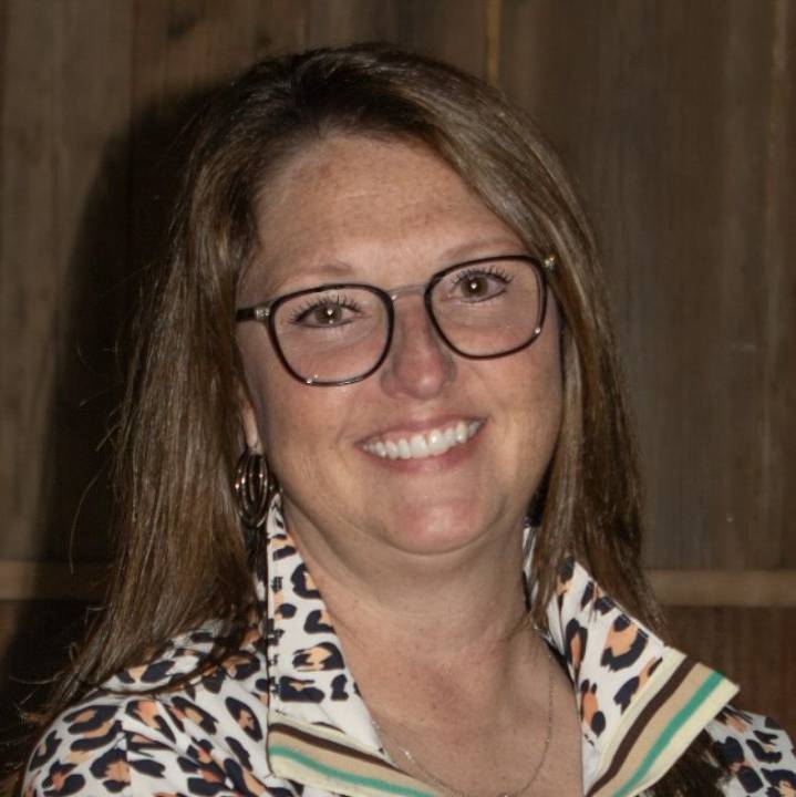 Stacee Hetzel announces candidacy for Brown County Treasurer