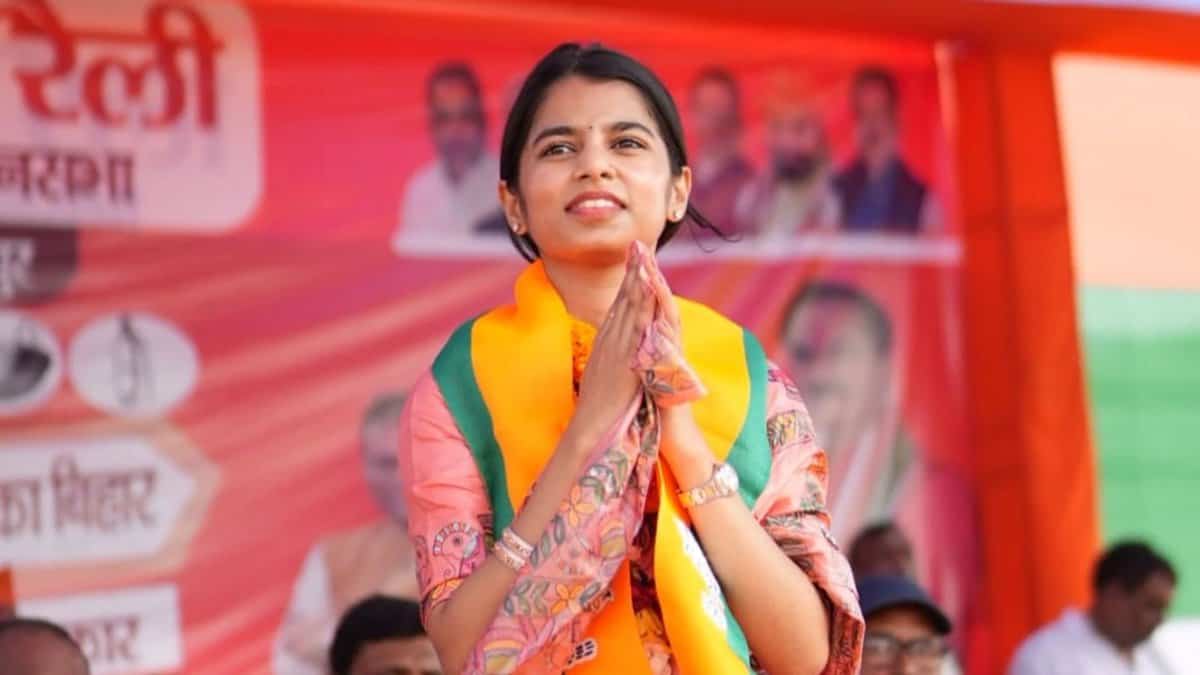Bihar elections: Maithili Thakur cruises ahead, says will rename Alinagar to Sitapur