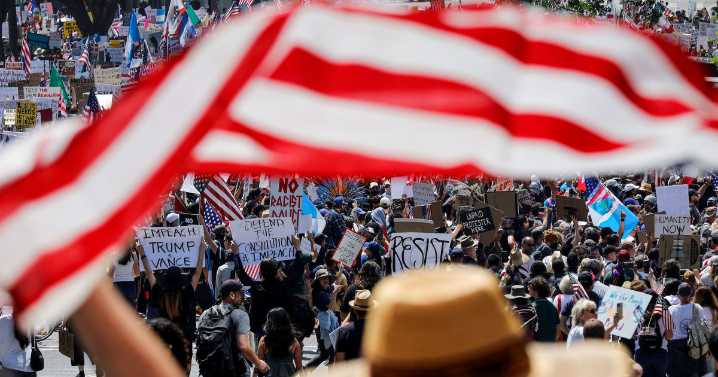 In L.A., federal prosecutors are charging more protesters. A surprising number of cases are falling apart.