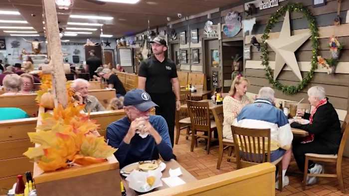 Umatilla restaurant hands out free meals to children in need