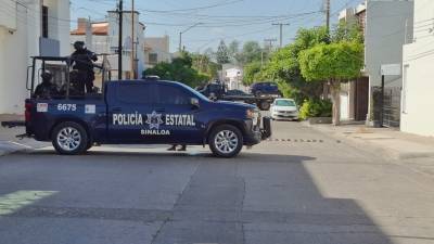 Policías Estatales aseguran camioneta en operativo en Villa Universidad