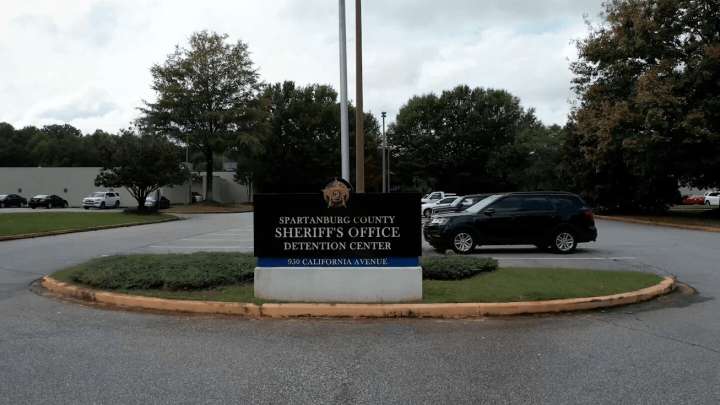 S.C. corrections deputy shoots self in leg while inspecting gear