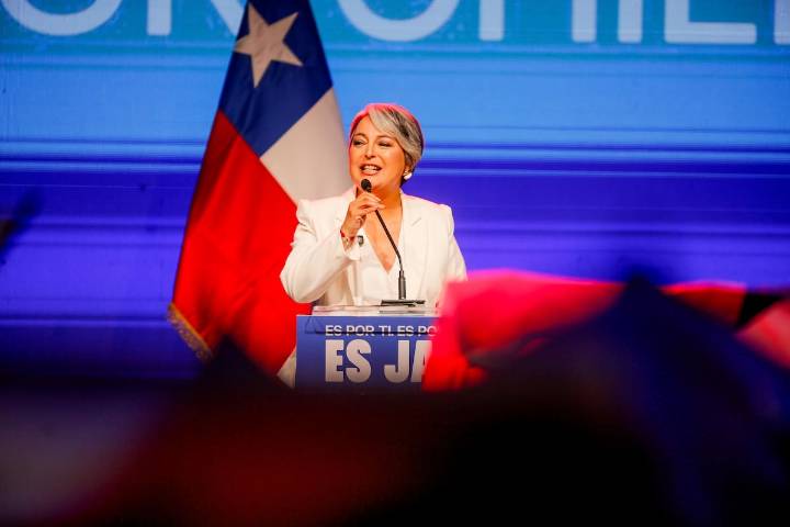 VIDEO. Con guiño a votantes de Parisi: Jeannette Jara prepara terreno para la segunda vuelta tras liderar elecciones 2025