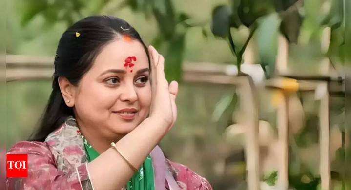 'Quitting politics': Rohini Acharya 'disowns' Lalu family day after RJD's Bihar poll debacle