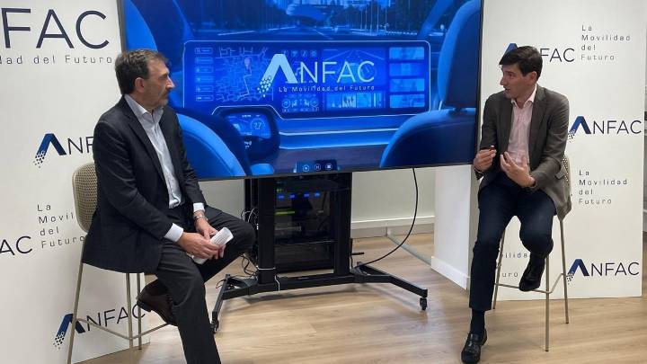 Los fabricantes reclaman un marco regulatorio para introducir la conducción autónoma en España