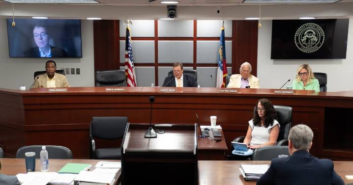 After Democrats’ wins, groups ask PSC to delay key Georgia Power vote