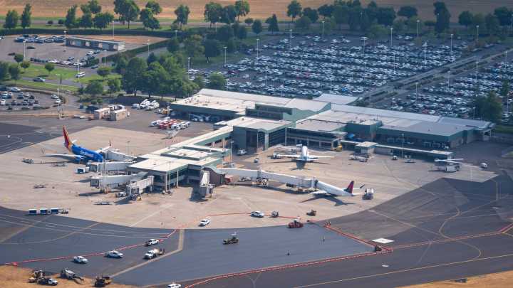 Here are 10 airports that connect with EUG facing flight reductions