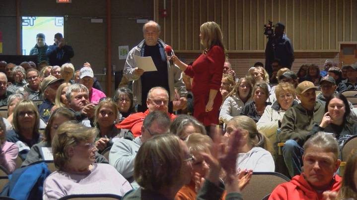 Oregon residents push back on proposed data center, seek answers at town hall