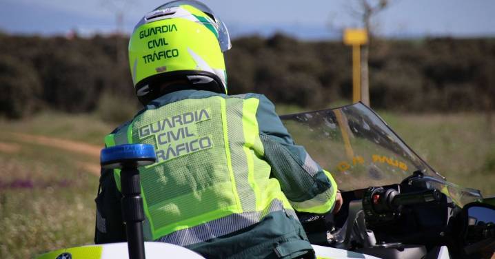 Un menor de 16 años, sorprendido por la Guardia Civil conduciendo una moto sin carnet en San Miguel de Valero