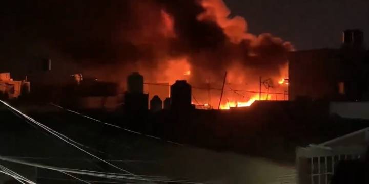 Incendio en Ecatepec, bomberos atienden emergencia en Las Américas