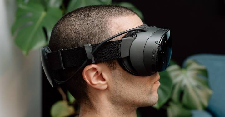 The Steam Frame has two speakers on each side of your face for vibration cancellation