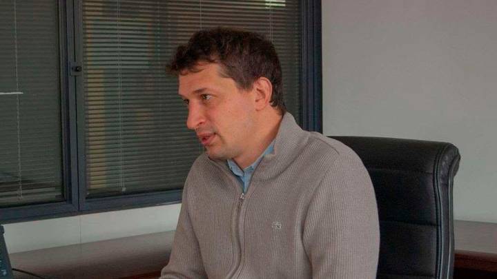 "Estoy buscando laburo": un legislador porteño sorprendió en sus redes sociales antes de dejar su banca