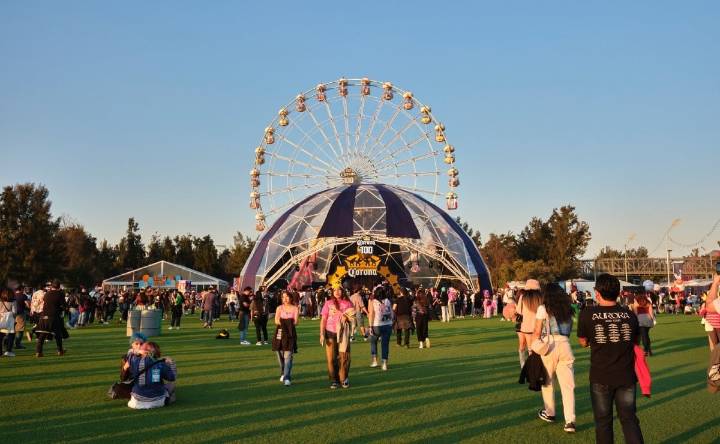 Corona Capital 2025: el poder femenino se apodera del festival en voz de Chappell Roan, Aurora y Jehnny Beth