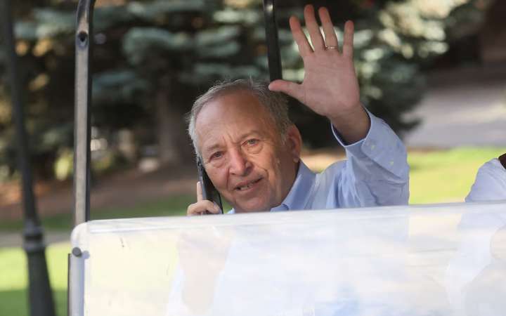 Larry Summers renuncia a la junta de OpenAI tras la difusión de sus correos con Epstein