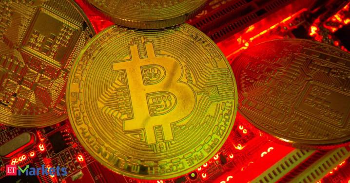 Bitcoin falls 10% in one week as extreme fear grips markets; crypto market sheds $1.1 trillion in 41 days