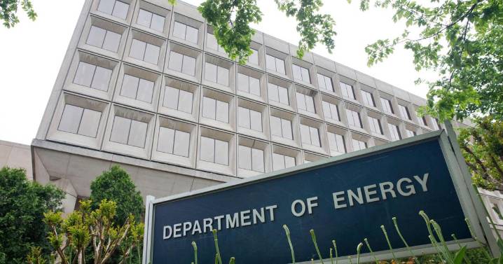 Trump signs executive order for AI project called Genesis Mission to boost scientific discoveries