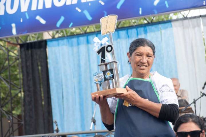 Una jornada a pura tradición en Lonquimay: Villa Maza se llevó el premio a la mejor torta frita