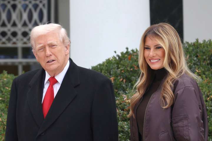 El 80% de los latinos desaprueba a Trump y el 71% dice que se ha excedido en deportaciones