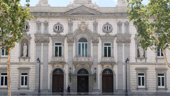 Condenada por revelar conversación entre su marido e hijos en un chat de padres