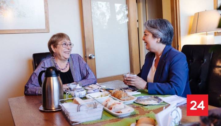 Expresidenta Bachelet se reunió con Jeannette Jara: "Lo fundamental es que Chile avance con diálogo"