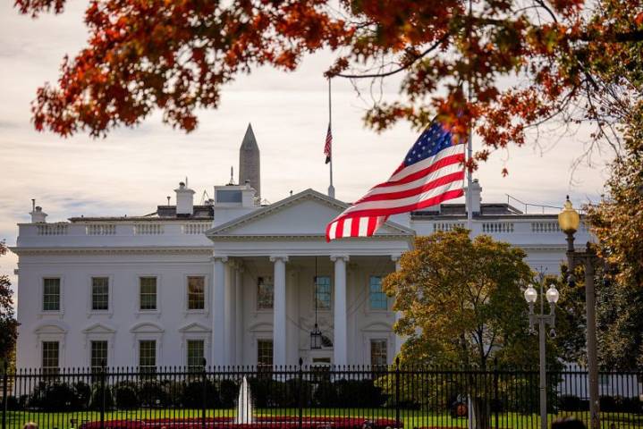 Suspect in custody after 2 National Guard members shot near the White House