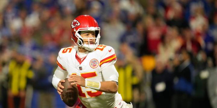 Allen has 3 TDs and Bills use sturdy defense to top Mahomes and Chiefs 28