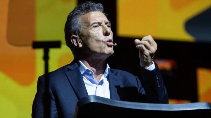 Macri apoya a Milei pero advierte sobre liderazgos sin equipo