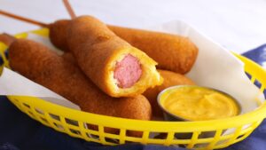 Delicious golden corn dogs – for the air fryer and deep fryer