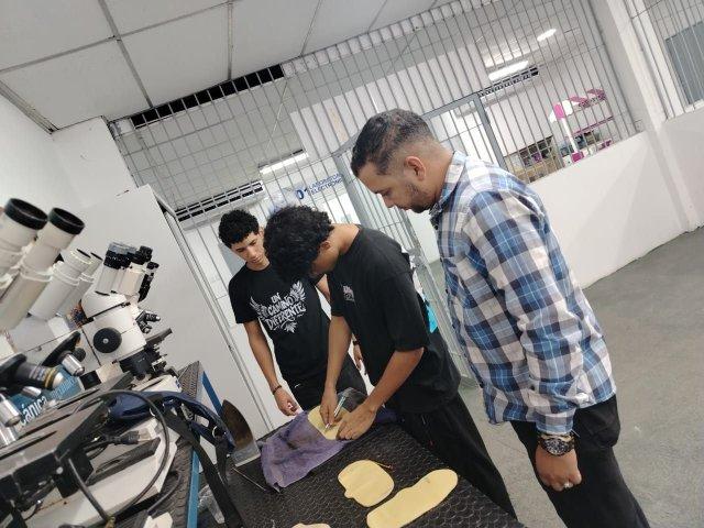 Cayapa Heroica y universitarios de la Unefm crearon prototipos para corregir postura por escoliosis