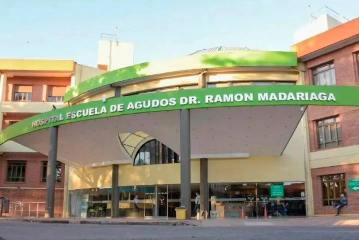 “Quería matarla, la estaba apretando y cortando el cuello enfrente de todos”