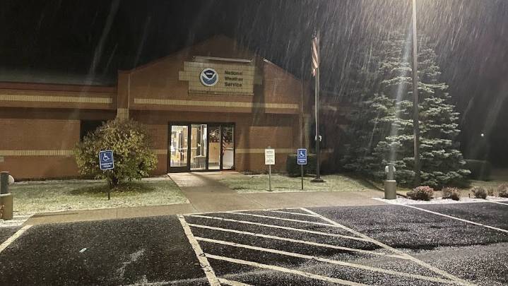 National Weather Service Marquette reports accumulating snow in U.P.
